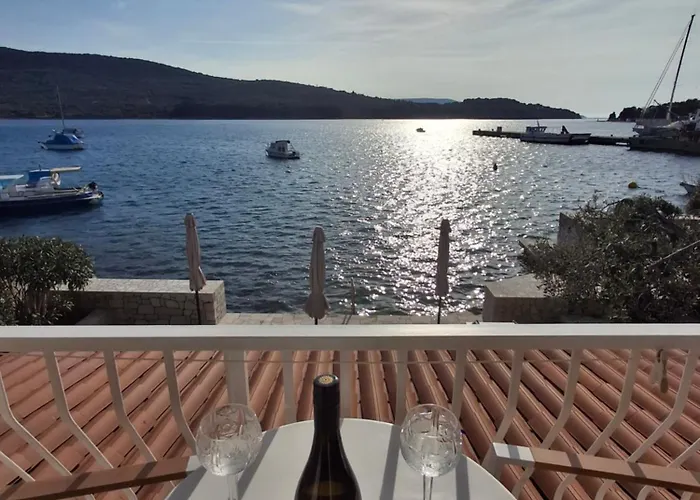 Solis 2 Apartment Cres